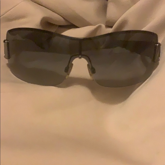 100% authentic BURBERRY sunglasses. - Picture 4 of 8